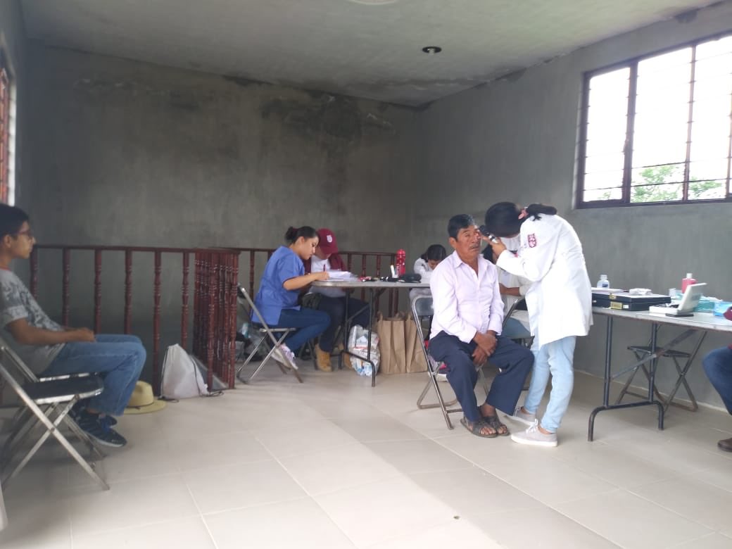 SanAntoninoCV's tweet photo. Las Brigadas del @IPN_MX continúan sus recorridos en nuestra población, ayer brindaron atención médica en la Colonia “Las Azucenas”, hoy y mañana darán servicio en el Centro de Salud, mientras que el sábado estarán en la Colonia “La Guadalupe” #Oaxaca https://t.co/VmME9XkB9n
