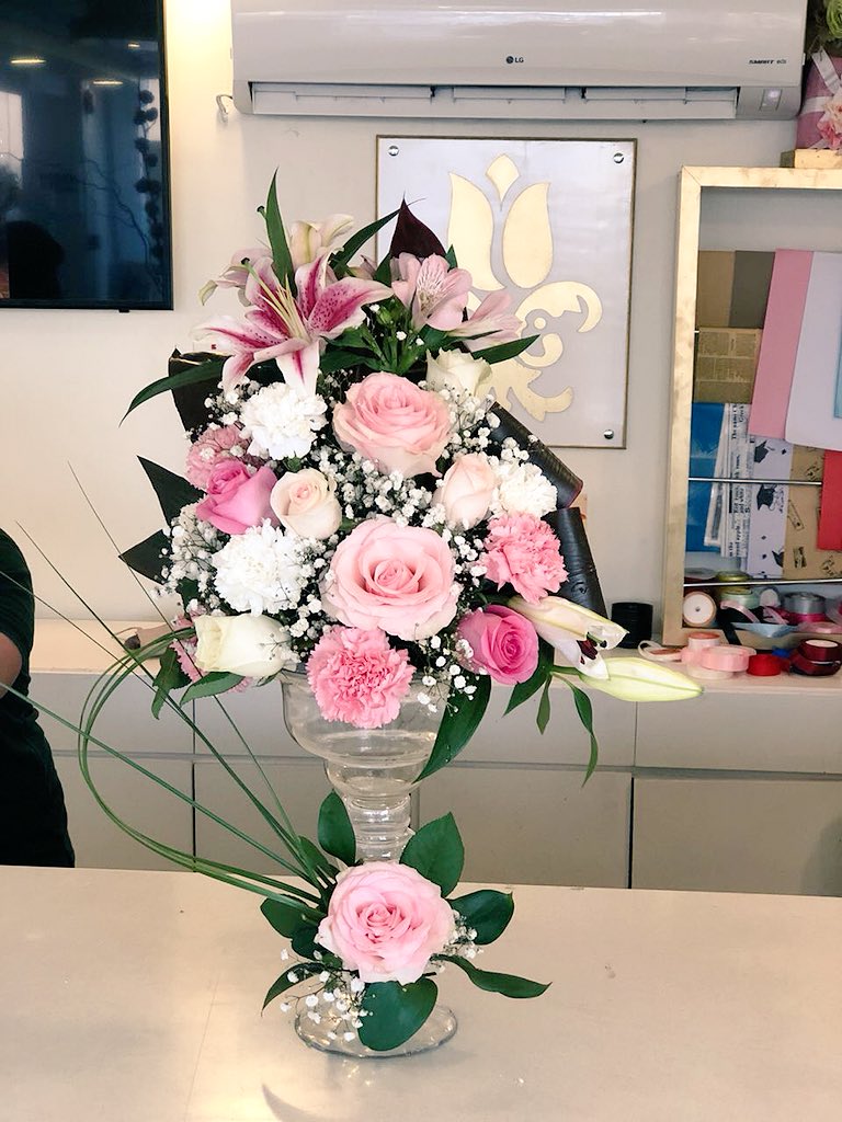 FlowersSolaf's tweet photo. #حفلات #مناسبات #مسكات #زهور #تصويري #ليزر_للحفلات #زواج #كوشات #كوش #الظهران #الخبر #ورد_طبيعي #كوش #افراح #تجهيز_مناسبات #ليمو #ورود #زهور #تخرج https://t.co/YX41D8iNAx