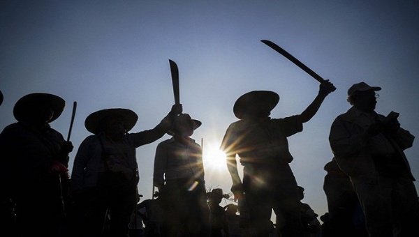 saboteamos's tweet photo. Sr @lopezobrador_ si ya tuvo tiempo para empresarios, políticos, inversionistas, porqué sigue ignorando solicitud de diálogo de San Salvador Atenco; deberían ser parte esencial, son los más perjudicados ¿no cree? ¿o así piensa humillar durante su gobierno a los pueblos indígenas? https://t.co/V9XoIPCvrQ