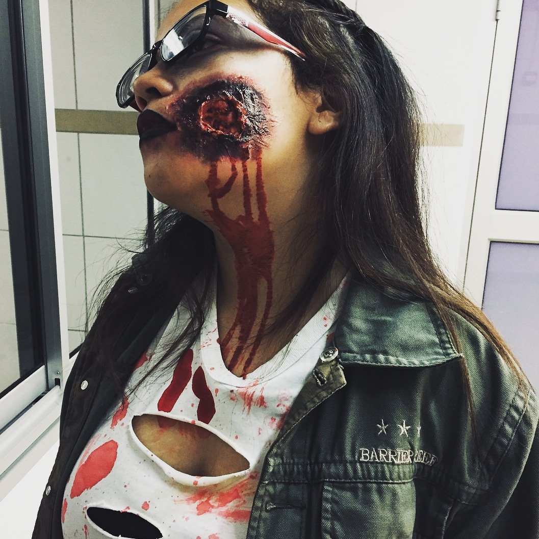 Shaske_93's tweet photo. I love makeup!!! My escape from this crazy world https://t.co/XzOQQpg2l2