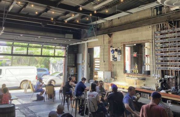 LICPartnership's tweet photo. Stoked to see 3 #LICBreweries on @ThrillistNYC's Top 10 Best List! Congratulations to our friends at @BigAliceBrewing @Rockawaybrewco and @FifthHammerBeer! Keep the brews a-flowin'!
https://t.co/AWvq04UWnX https://t.co/xTKx5nskSd
