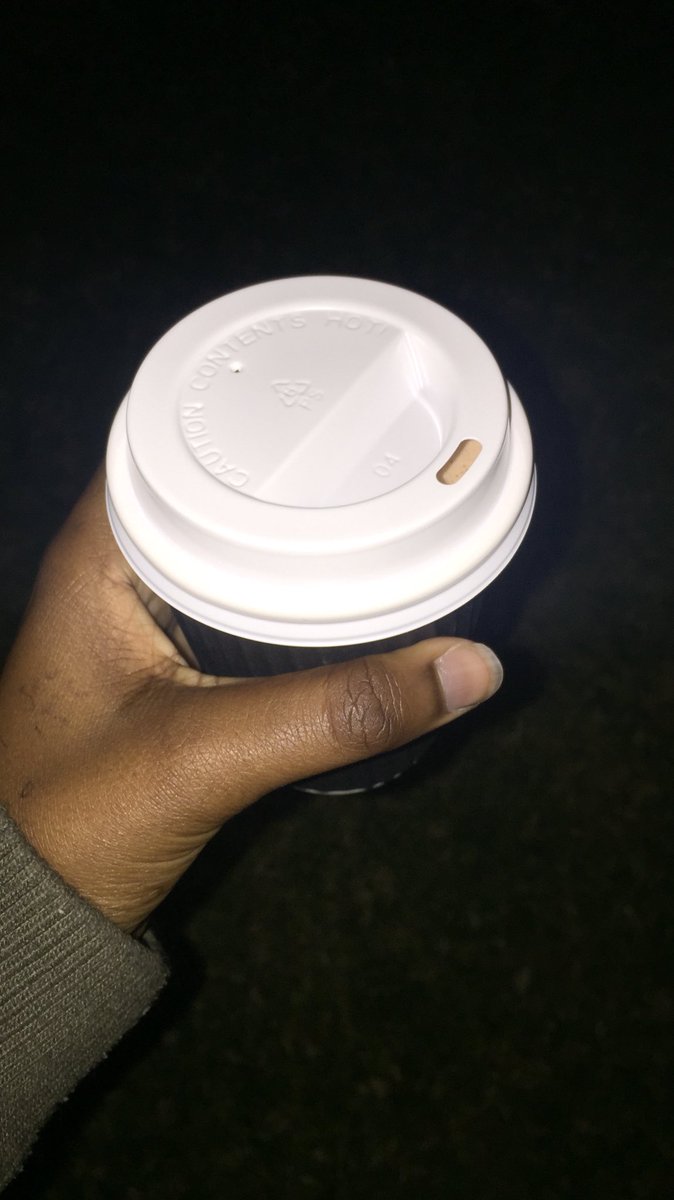 I’m not comparing @thrivecity_na 🌝 but the #Swkpopupfestival has hot chocolate😭😭😭😭😭. This is what will make me STAY at your event during winter 🙆🏾‍♀️