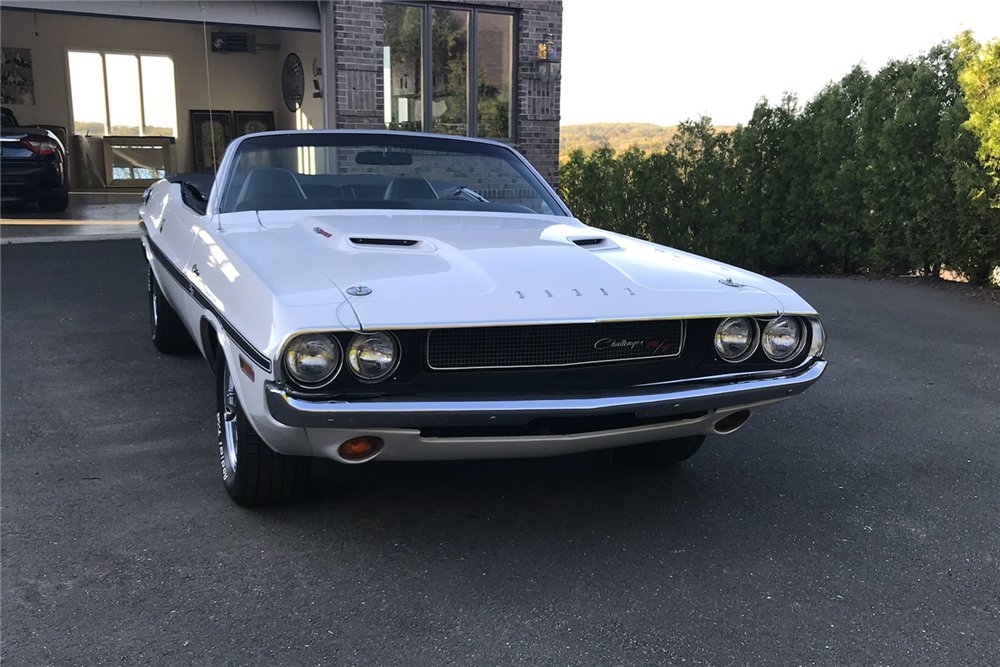 partskeeper's tweet photo. Wonderful in white '70 #Dodge #Hemi #Challenger R/T @Barrett_Jackson
@_JRWitt @BonhamChrysler2
@TLMPhotographyw @AnKarpo
@kdwho @MoparMistress
@Dee_Kujo @notagrayarea
@OfficialMOPAR @LienhardRacing
@Bertieschip @Dodge
@FAFBulldog @TheMuscleCar
@CarWaffle @BCJr
@ChallengerJoe https://t.co/0KEgTogjSP