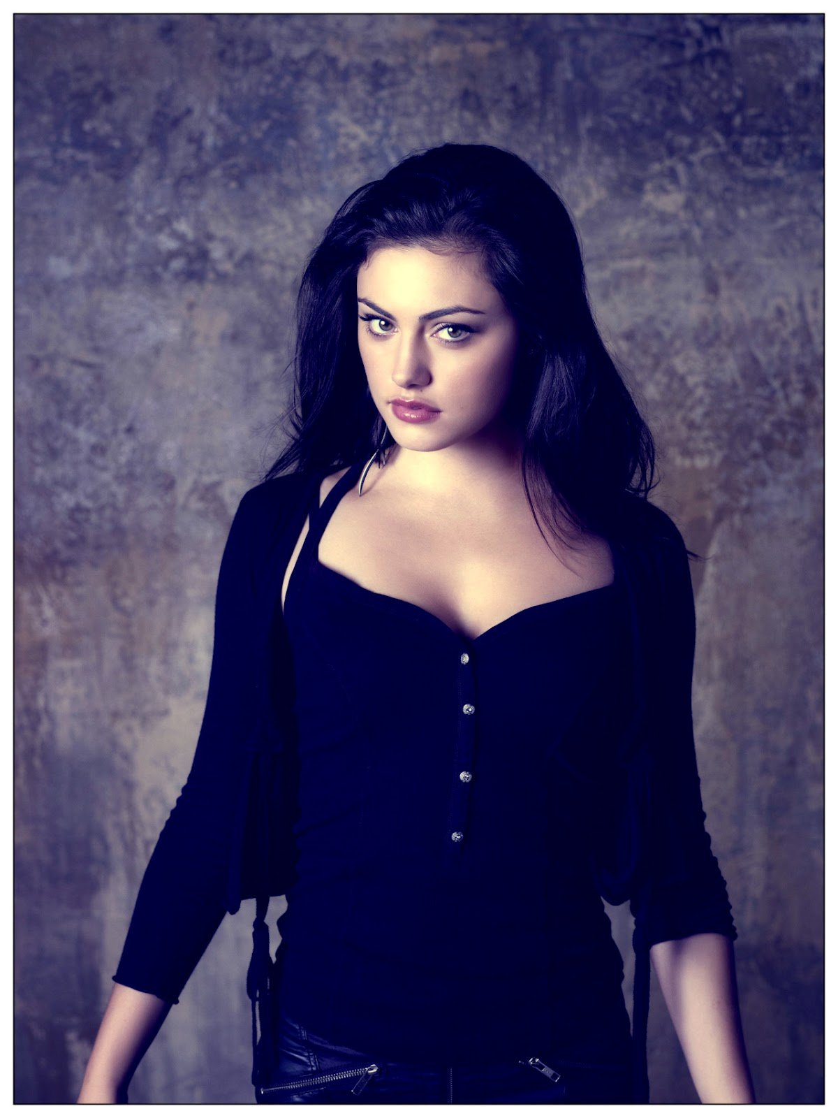 Happy Birthday Phoebe Tonkin! 