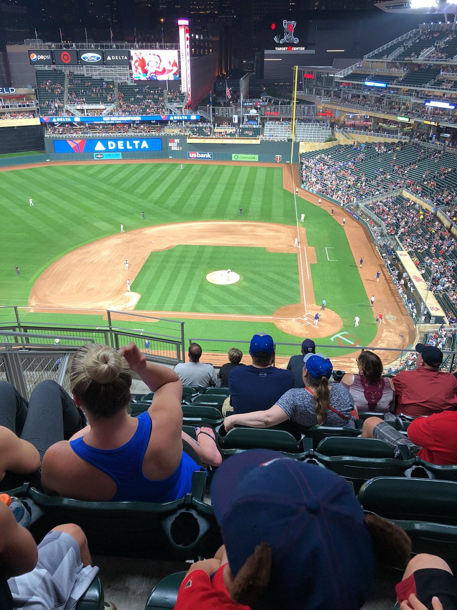 PhanTFam's tweet photo. Finally!! A 2 hr delay due to the rain #MNTwins #passmybedtime😴😴 https://t.co/U1bTMIlpEO