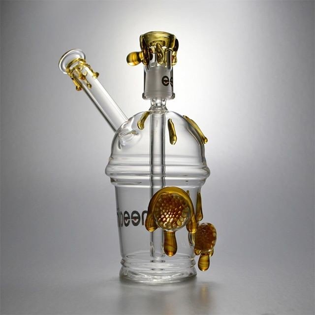 Reposting <a href="/cuecig/">Cuecig</a>:
SAVE A BUNDLE NOW! Honey Pot Glass Oil Rig Hand made from pure borosilicate glass. .<a href="/Cuecig/">Cuecig</a> #Waterpipe  #vape #vaping #vapelife #vapefam #herb #cannibis #weed ow.ly/8c5v30bus6X
