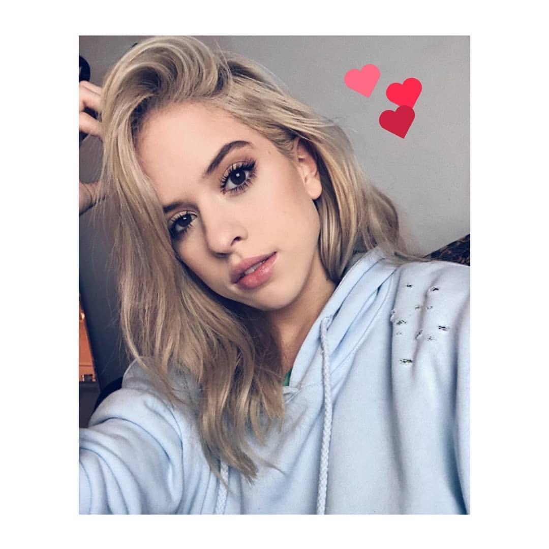 itzalexissimone's tweet photo. Haven’t posted in a while so 💖 https://t.co/Tn5OCzQnyj