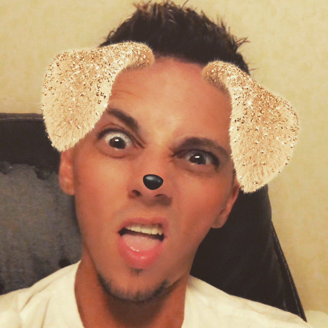 devon_sarver's tweet photo. My ears are blinginnnnn ✨ 🙌 https://t.co/xOh7JTZAA9