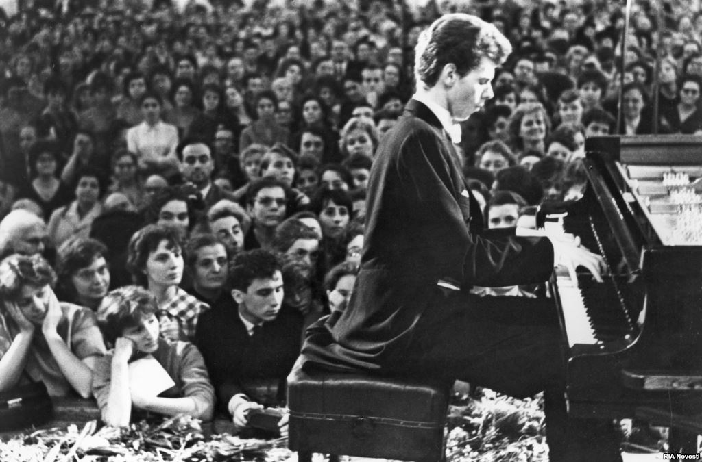 alamomusic's tweet photo. Happy Birthday, Van Cliburn! Your mark on the piano world will forever resonate! #MusicBirthday #PianoLegend #Piano #PlayANote https://t.co/vquyIf8tLq