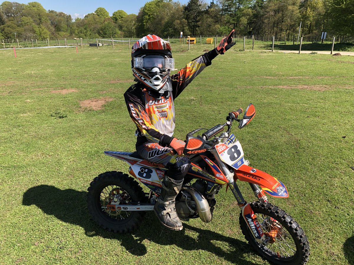 AaronDodd_8's tweet photo. #firsteverwin #firstfirst #aarondodd8 #ad8 #ecmx #bramptonmx #gforcesuspension https://t.co/AMqWq1DzpF