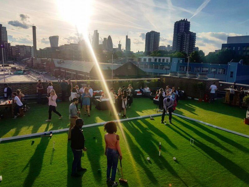 JuneDating's tweet photo. Another #FirstDateSpot by June: go play croquet on a rooftop. 🌞 Skylight | Penning St. Car Park, Wapping Lane, E1W 2SF, London 🏑 https://t.co/NrKGyym7un