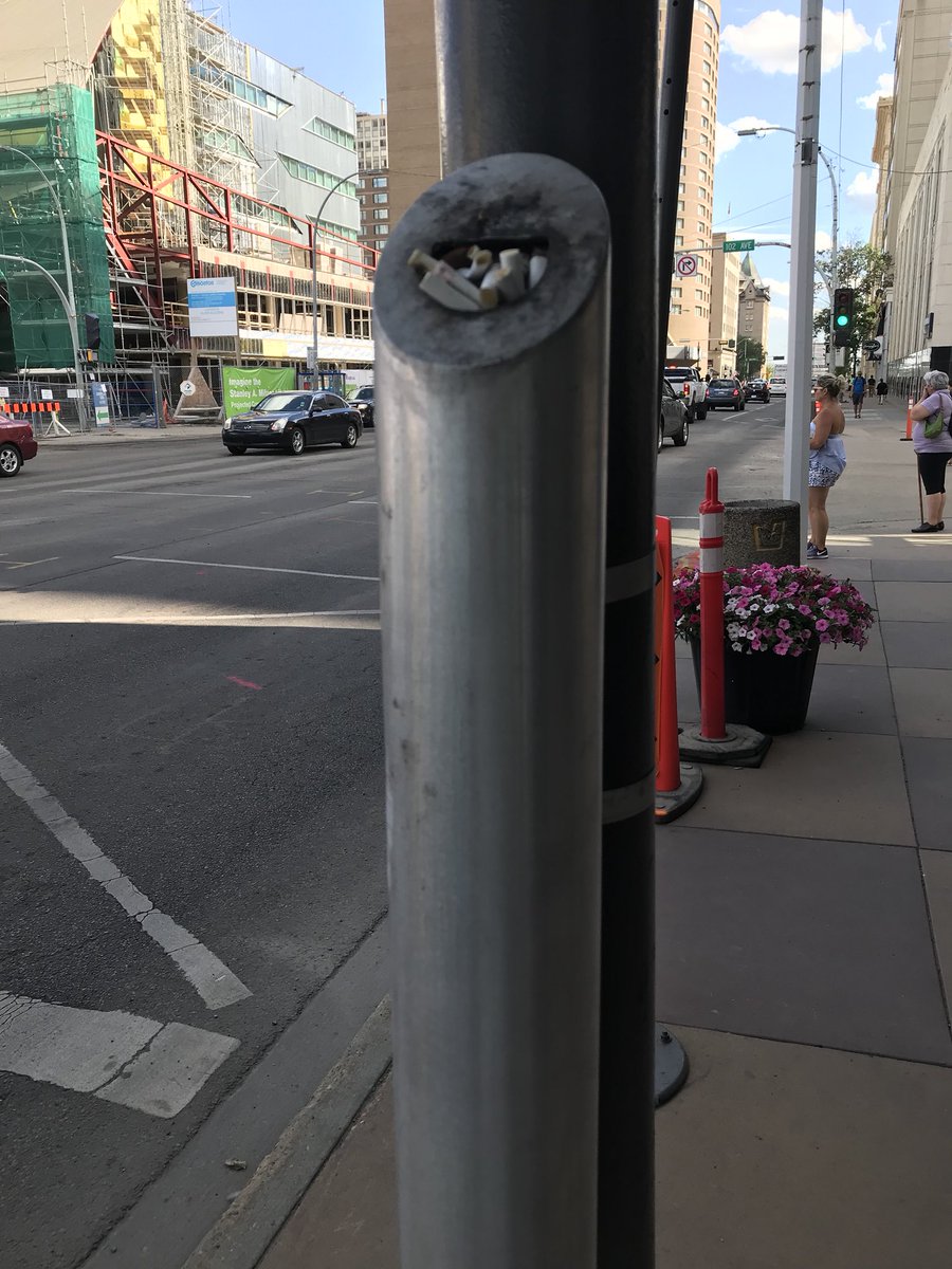 rodmaldaner's tweet photo. Hey there @CityofEdmonton, if you want to stop people #littering maybe clean out your butt stations more often. Just a suggestion. #yeg #butts #itsfull https://t.co/ooyDhewePv