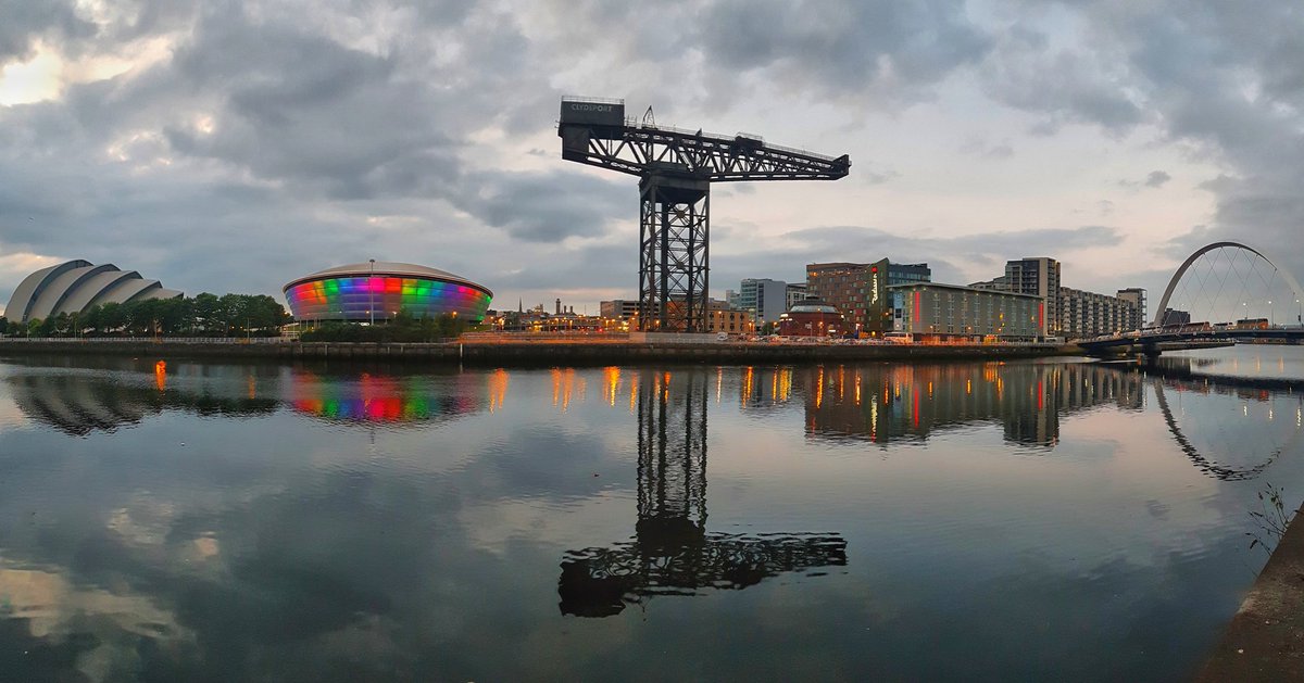 Glasgow was looking stunning at the Clydeside tonight. 
@BBCScotWeather @BBCScotland @peoplemakeGLA @VisitScotland @thehydro