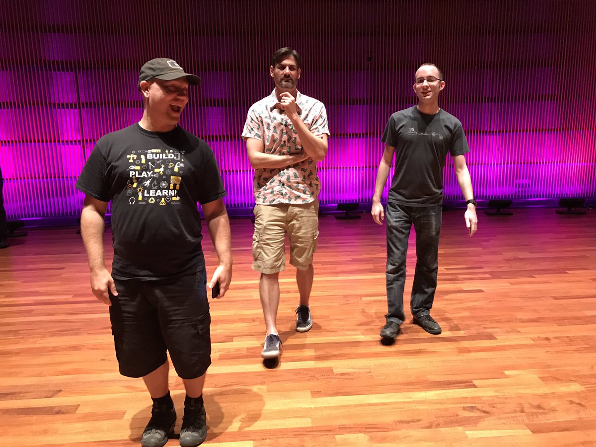 visualisgood's tweet photo. Classy @theordway setting for tonight’s #Minnedemo! @livingtech @patrickswinnea @drobdesign &amp; @Chuckumentary are ready to rock a live demo of our 2 SuperBowl #VR experiences. https://t.co/BSpZ5XpuRv