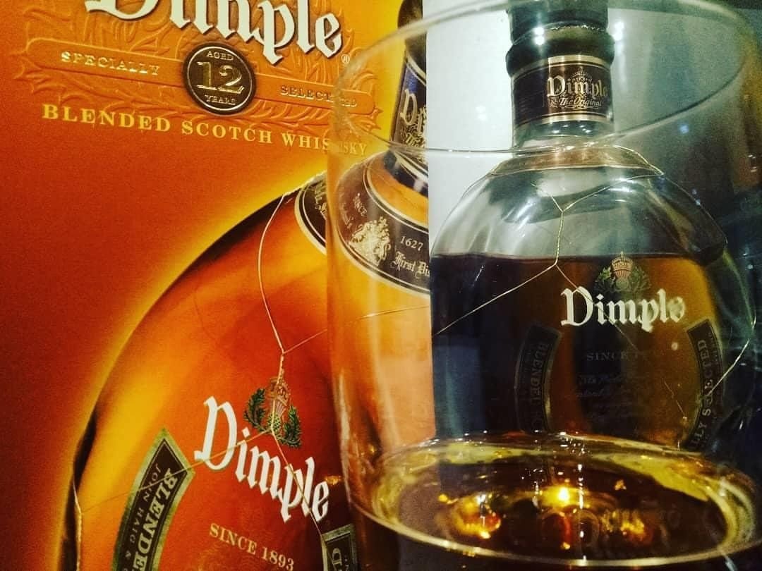 dimplewhiskycom's tweet photo. #repost @cocktailrags @cocktailrags from @dimplewhisky: #repost @brettaking Return of a sweet classic, Dimple 12yo. Like visiting a good friend.
#dimple #dimplescotch #dimplescotchwhisky #scotchwhisky https://t.co/WS8imyEQ8S