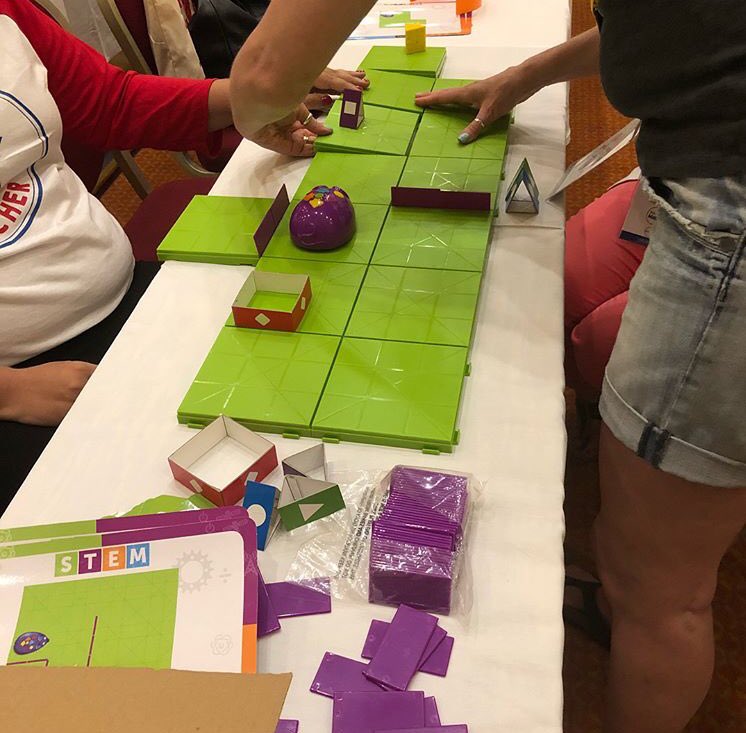 hand2mind's tweet photo. Using teamwork at the #SDEconference to do some mouse coding 🐭🕹 #SDE2018 #STEM https://t.co/g3fso5e6Nd