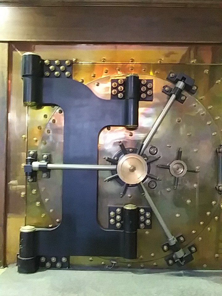 Hanging out at ArtXLove for <a href="/cube_side/">CUBE</a> Art CUBE!