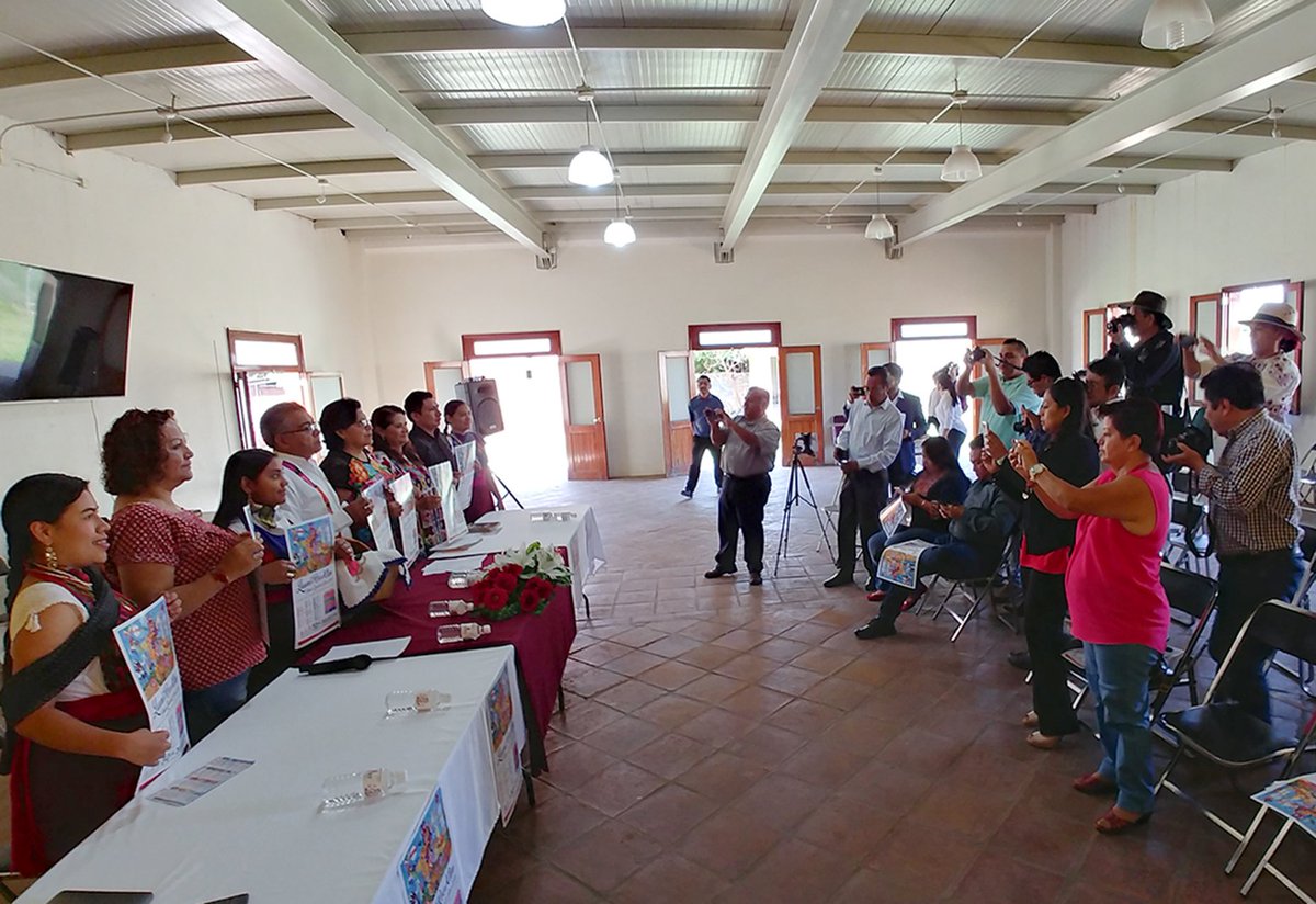 realidadoaxaca's tweet photo. #Guelaguetza El Lunes del Cerro en #Zaachila, fiesta de hermandad y tradición, única con 56 años de vida, este 30 de julio
https://t.co/zLUWsGxp4R https://t.co/futphR2D5p