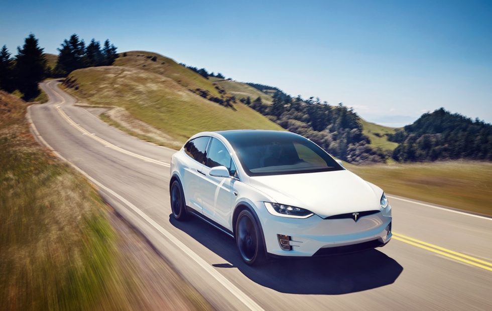 TeslaMotorsClub's tweet photo. Tesla Hit the 200,000 Car Mark, Triggering Reduced Tax Credit https://t.co/5PtS0UlHY1 #Tesla #Model3 https://t.co/9VOyOLQXDt