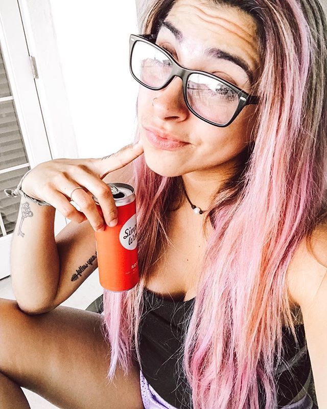 Cmarroney's tweet image. I have to LOL when people think being a health and fitness coach means ya gotta be perfect all the time...😂😂😂
.
Most of the time it means drinking rose 🌹🍷 out of a can #classAF on the back porch on a Thursday afternoon cleaning out my inbox, list… ift.tt/2JnghJY