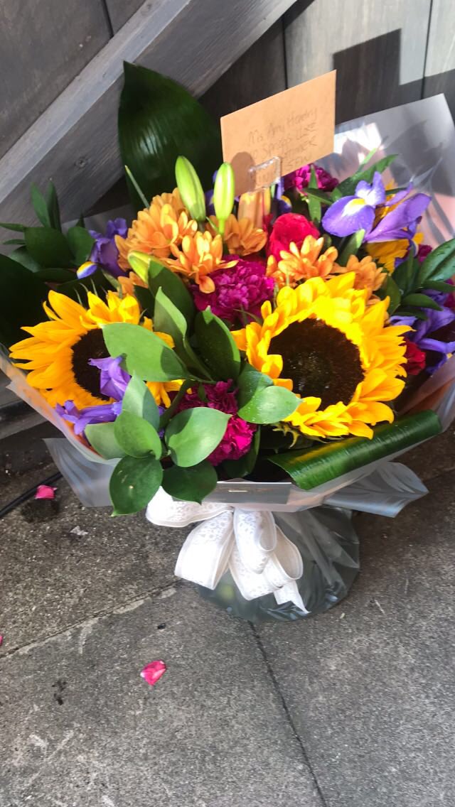 Roots__To_Roses's tweet photo. Lovely bouquet by #rootstoroses https://t.co/PXPkLKH2ZR https://t.co/73dnToFy7e