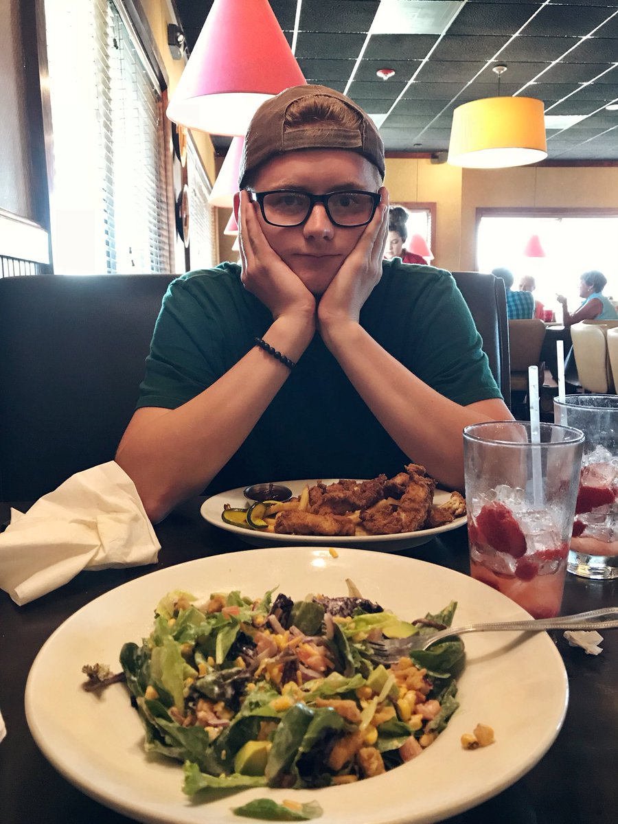 KatieLensmeyer's tweet photo. 2015, 2016, 2017, 2018 - happy July 12th and happy first date day for the fourth time https://t.co/AzERXBMn8B