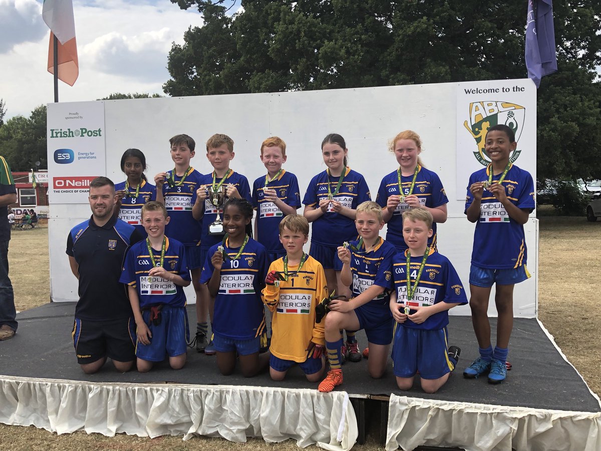 StTeresasHarrow's tweet photo. @LONDAINGAA @BPCGAA @warwickshireclg @lancsGAAofficia @Gloucestershir3 @ScotlandGAA @YorksGAA @hertsgaa @HSukgaa @hoganstandgaa @officialgaa @TirChonailGaels Thank you @LONDAINGAA ...@StTeresasHarrow were thrilled with the day! #proud #StTs π₯ππ #FairGAAPlay #GivenEverything https://t.co/SIwf1aZPL1
