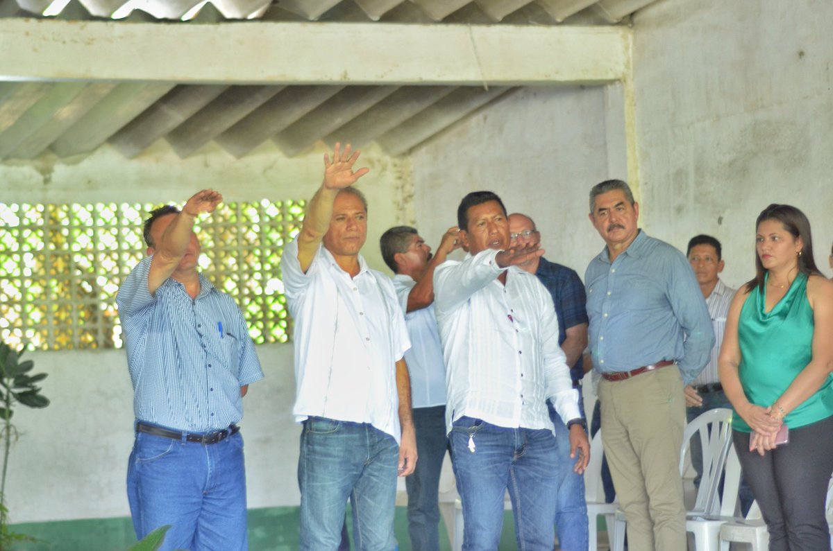 GenaroRuizA's tweet photo. Hoy estuve presente en la toma de protesta de la nueva coordinación del Congreso Agrario Permanente en San Andrés Tuxtla. Felicidades al Ingeniero Ernesto Medel Vara, coordinador entrante. https://t.co/GyZduET73R