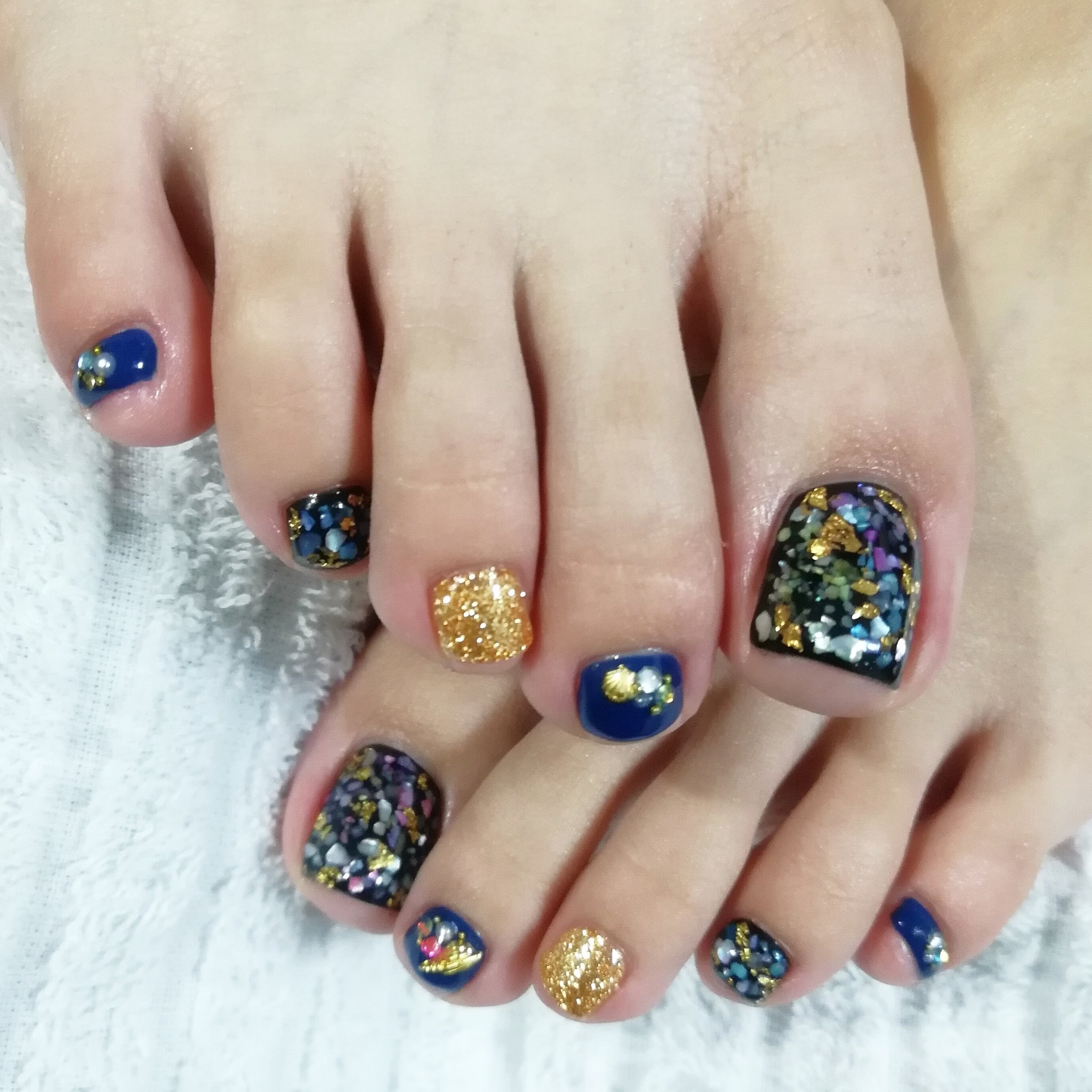 Twitter 上的 Erie S Nerd Nails 友達ネイル 黒とネイビーかっこいい 大人フット 私も早く付け替えしよーl W ネイル ネイルデザイン フットネイル シェルネイル 夏ネイル Nail Naildesign Footnail Shellnail Summernails T Co