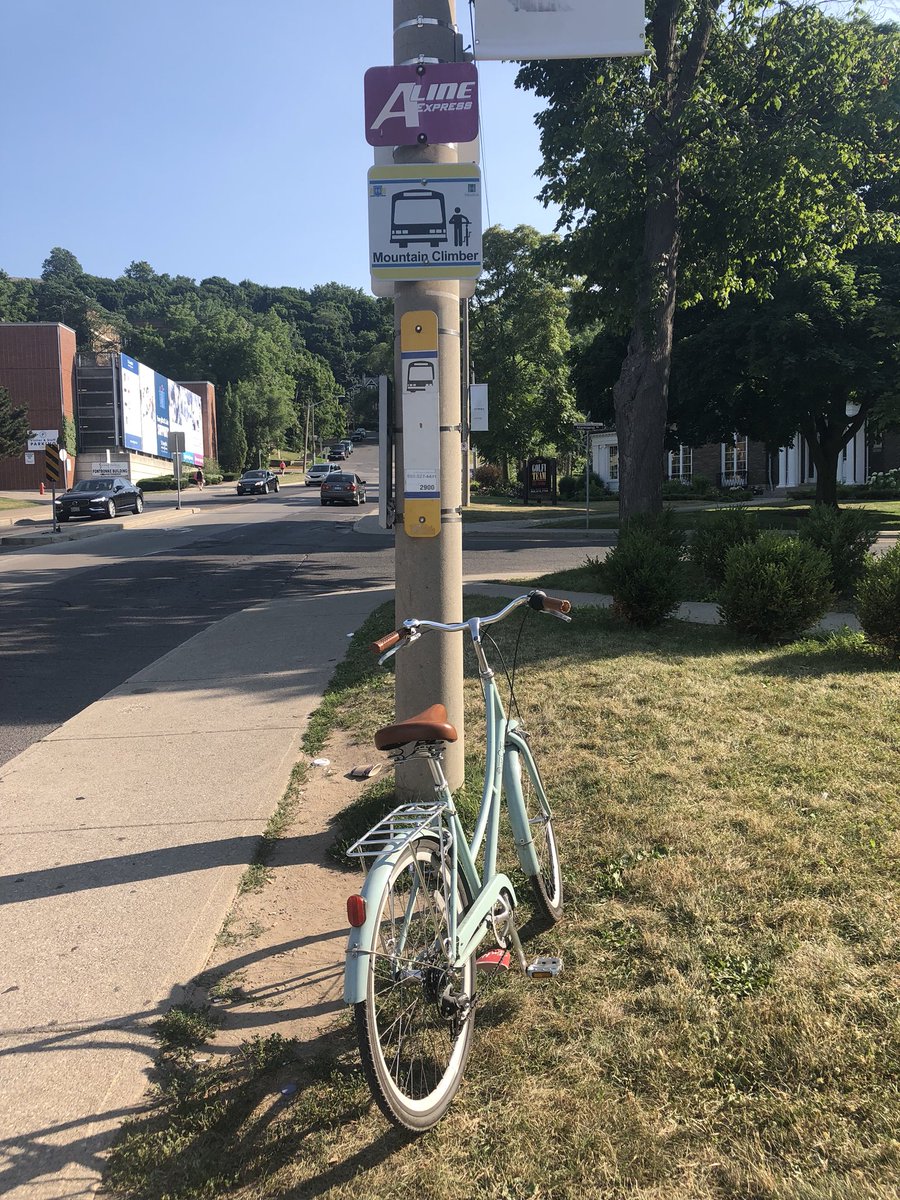 megthesmith's tweet photo. Tested out the free @hsr mountain climber service today to get up the escarpment on my bike & it’s awesome! I loved zipping around the mountain to do errands & now there’s one in my hood that goes up the Kenilworth access! What a fab #hamont service for cyclists ❤️🚴♀️ https://t.co/Mt8NcPcdA6