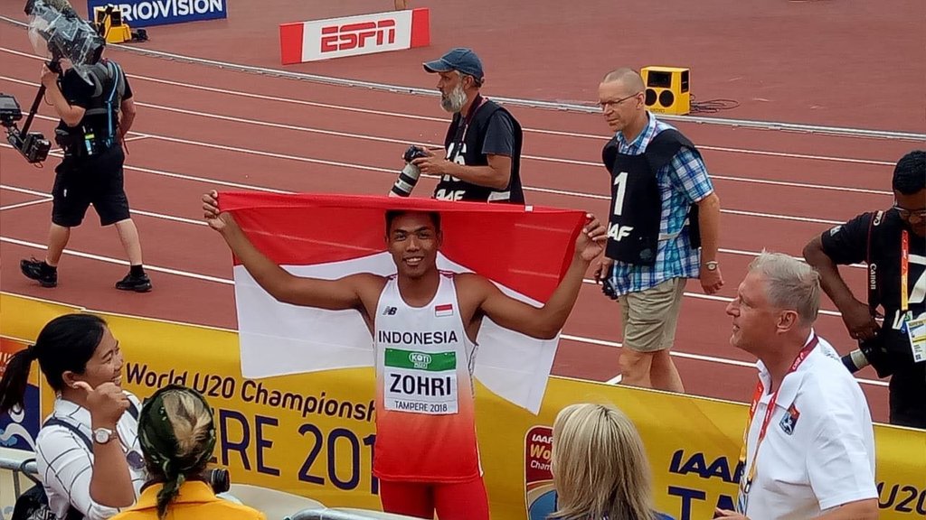 endhy_kasim's tweet photo. Peraih Medali Emas Muhammad Zohri..Juara 1 dunia lomba atletik lari 100M U20..sejarah baru untuk Indonesia..orang Indonesia pertama meraih emas ditingkat dunia..@Finlandia https://t.co/eoUn3uM6ml