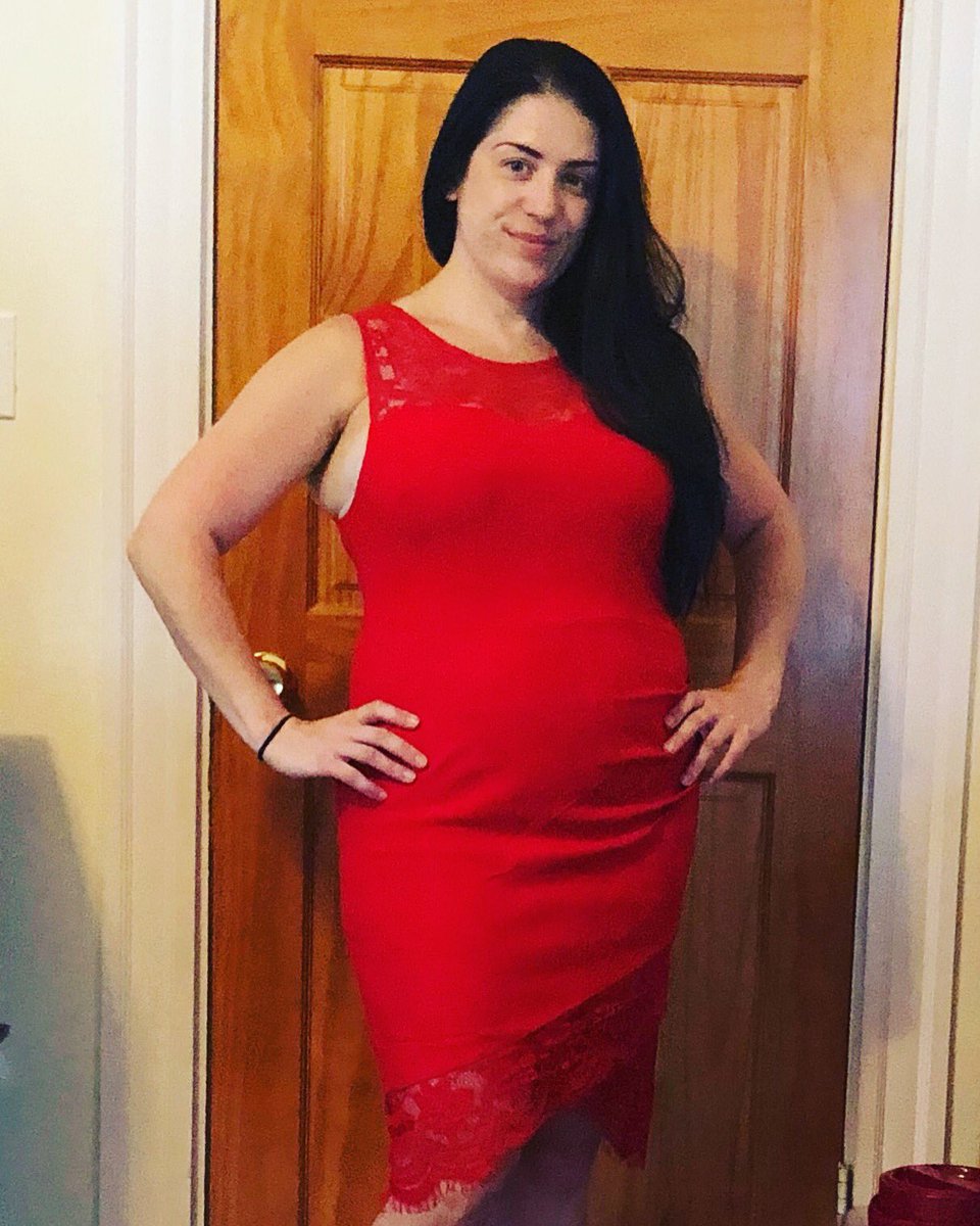 dcmarie80's tweet photo. Who has two thumbs and need a lifestyle change stat!? πππ»ββοΈ Posting this because I need to realize I am not a skinny broad Iβm a thick and fabulous broad who just needs a girdle for zincon please and ty ;) #diabla #redismycolor #14days #needtocleanseπ π https://t.co/5fqaxxxG2N