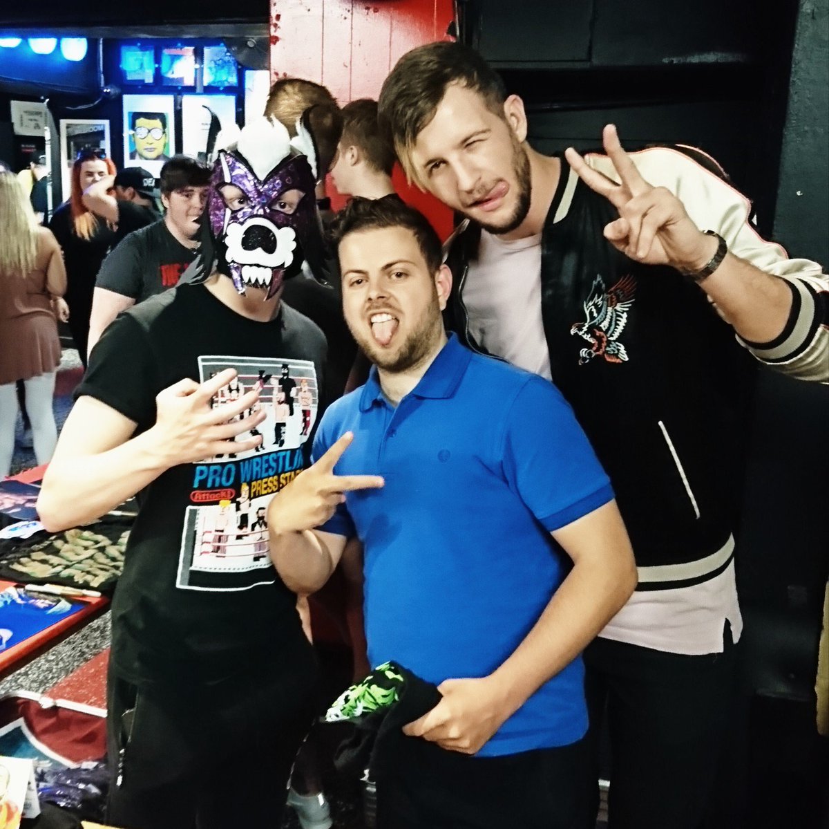 TenaciousLB's tweet photo. #FrontierCon with my boy Fenrys! https://t.co/IocvijZ8ZB