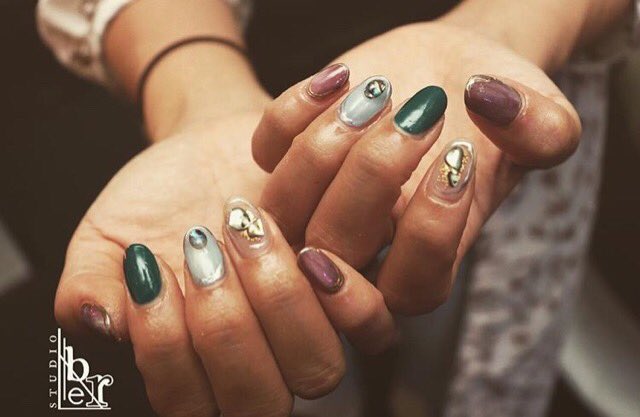 Nail Studio Liber カスタマイズニュアンスネイル 男性ネイリスト Naoki さいたま市与野ネイル ネイルスタジオリーベル Studioliber ラフ 自由なスタイル