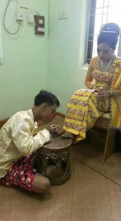 ကိုႀသေလး (@auglaoo21988) on Twitter photo 