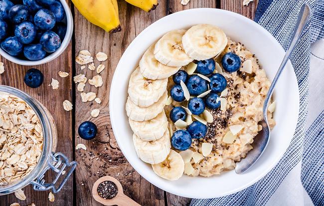 runnersworld's tweet photo. Delicious ways to add more protein to your bowl of oatmeal: https://t.co/czjgLz1gNW https://t.co/Ah5LBw9Q7G