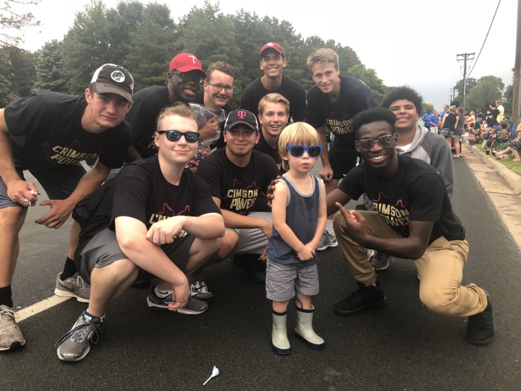 LomboTonka's tweet image. Future crimson star! #paradefun