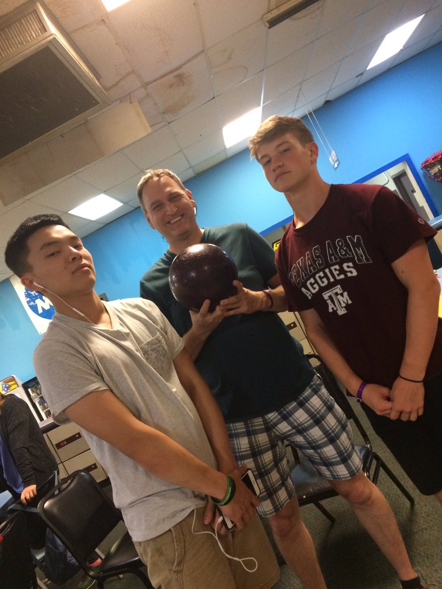 StucoSV's tweet photo. Team Building at Summer Workshop #TASCStuCo https://t.co/eiBkA9DUms
