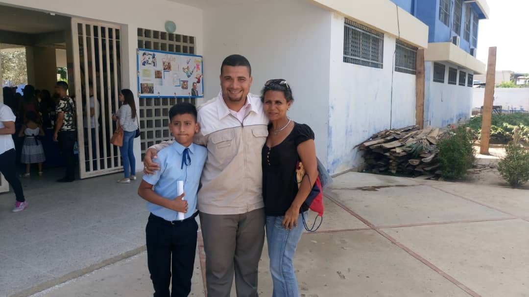 JRamos_ZESucre's tweet photo. #TropaZeeSucre 
Gracias a estos niños por permitirme que fuera su padrino de promoción. @JauaMiranda @eugeniapinero @GipsyGastello @prensazees @sucresuperv los llevo en mi corazón vamos a transformar la historia. https://t.co/HTrbjpHDMS
