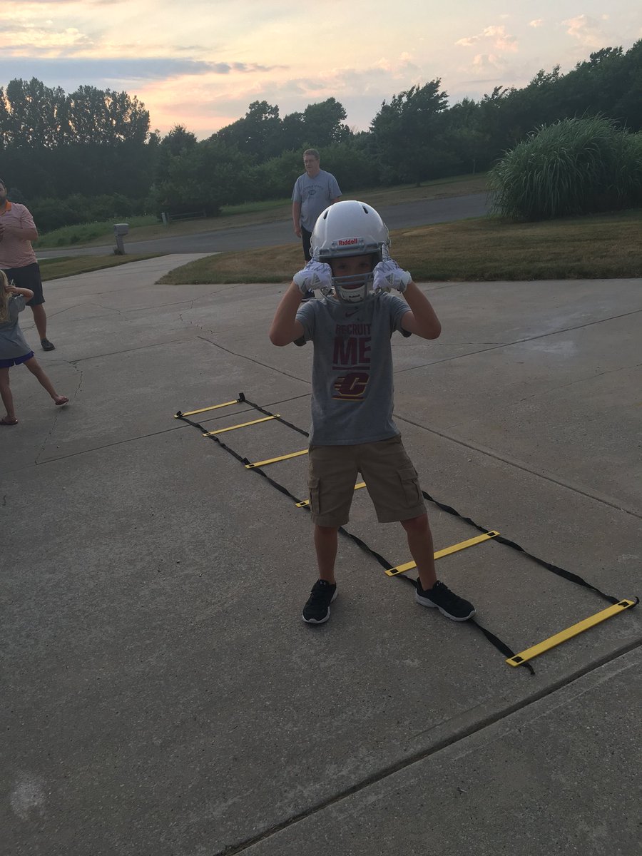 coach_hart's tweet image. Speed ladders in the driveway with my favorite guy made this washed up coach happy! #washedupcoach #DadsAsPrincipals