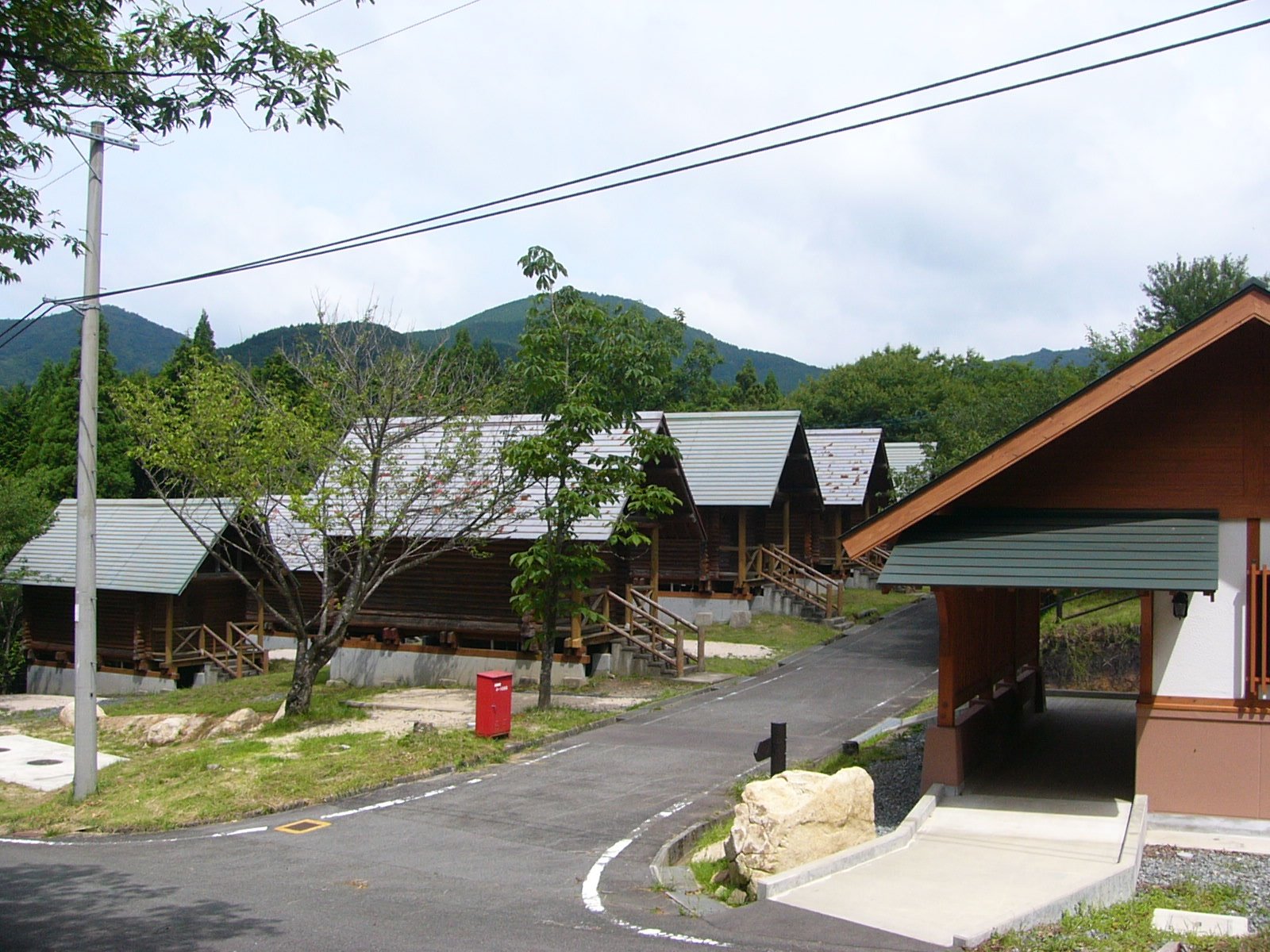 のとろ原キャンプ場 On Twitter 平成30年7月13日 金 10 15 天気 晴れ 気温 25 5 湿度 75 先日 お知らせしました 7月14日 土 バンガローは ご予約をいただきましたので 現在満室となりました 7月15日 日 バンガローは 空きがございます ご希望の方はご連絡
