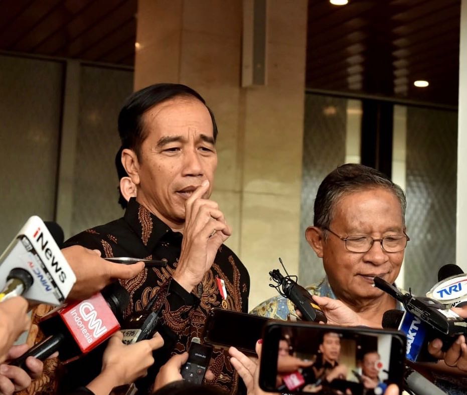 50 tahun Freeport mengelola tambang di Papua, Indonesia hanya memiliki 9,36 persen saham. Melalui negosiasi yang alot, holding tambang kita, Inalum sepakat dengan Freeport untuk meningkatkan kepemilikan kita menjadi 51,2 persen.

Kepentingan nasional harus tetap dinomorsatukan.