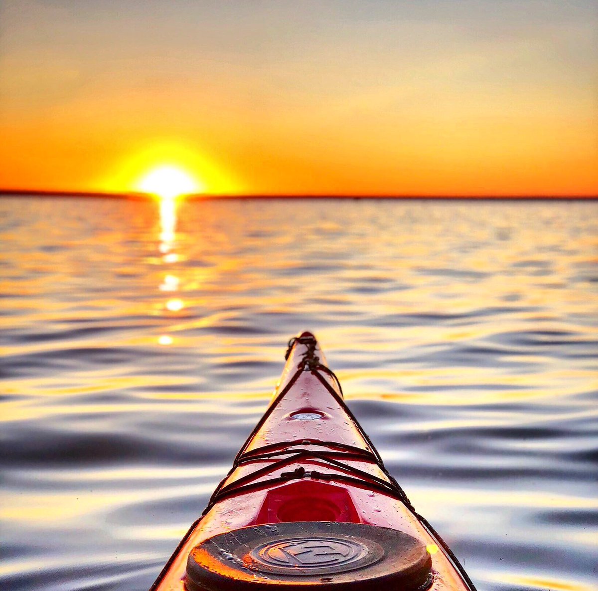 SkWanderer's tweet image. With nearly 100,000 lakes in Saskatchewan, there is no shortage of sunset views like this one 🌅 #ExploreSask 📍Turtle Lake, SK