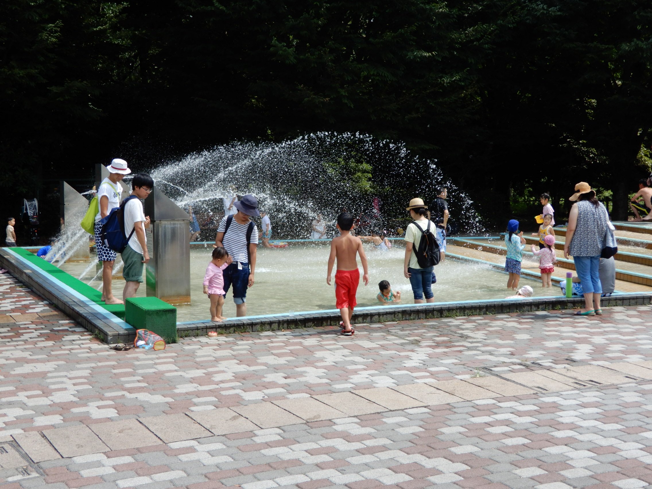 都立大泉中央公園 Twitterren お待たせしました 水の広場 じゃぶじゃぶ池が7月14日 9 30からオープンします 詳細は大泉中央公園 のホームページをご覧ください 大泉中央公園 じゃぶじゃぶ池 T Co Pevotljnr1 Twitter