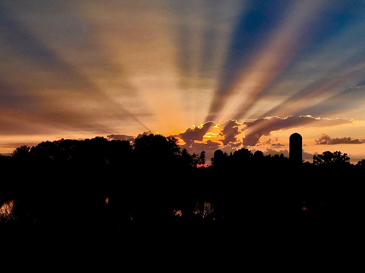 #ChisagoCounty #Sunset #Minnesota #mnwx <a href="/WCCO/">WCCO | CBS News Minnesota</a>