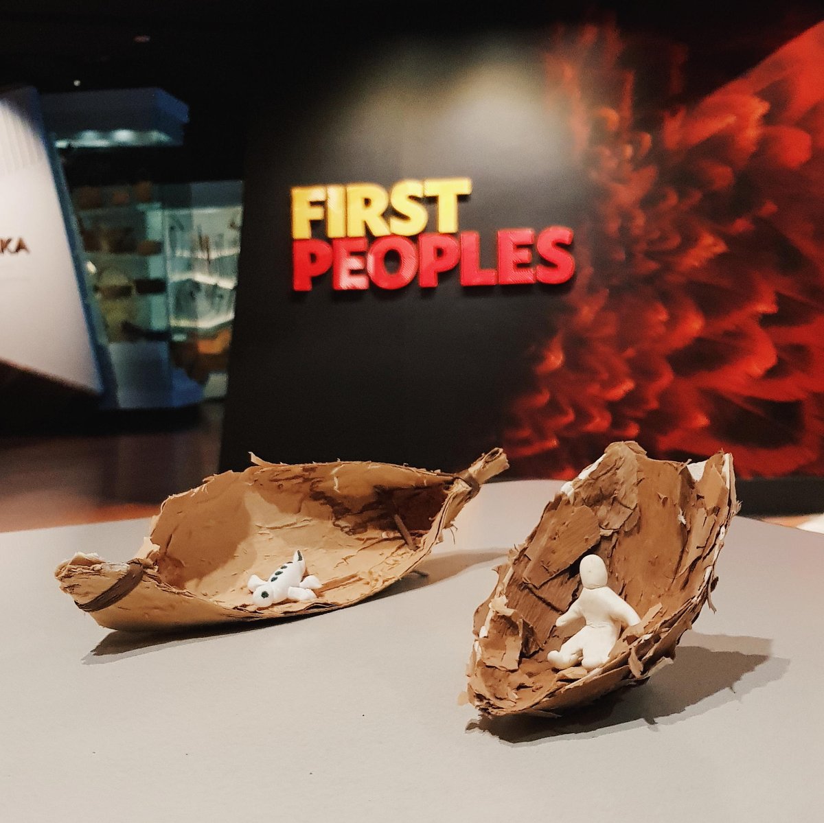MelbourneDigest's tweet image. Come down to #MelbourneMuseum to learn about the importance of bark canoes to the First Peoples of Australia, and make your own mini canoe to take home! #schoolholidays #melbourne #museum #NAIDOC #melbourneschoolholidays twtd.by/melbournemuseu…