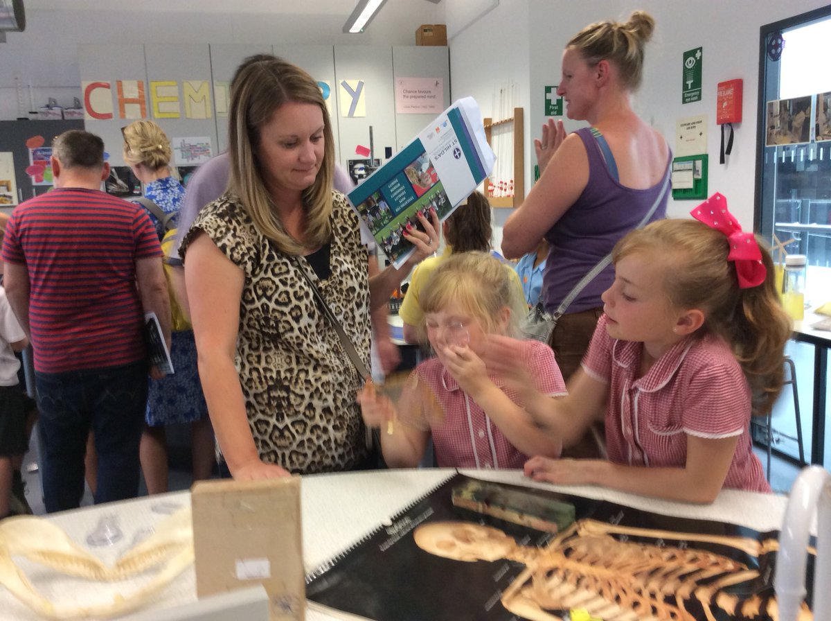 sthildaschem's tweet photo. Lots of Year 5 pupils and their family got involved in the experiments 🔬🌡💡 https://t.co/4HKI9x7mII