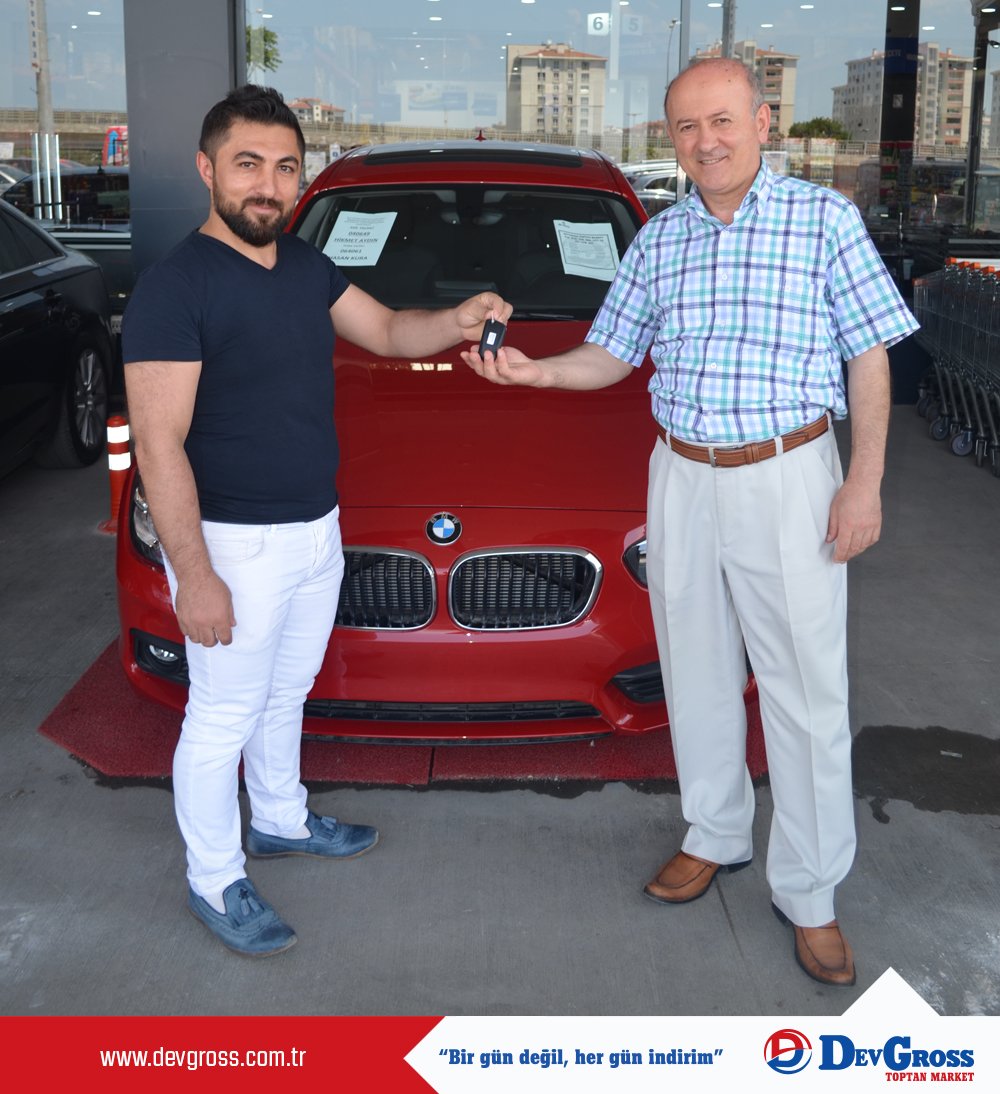 Devgrosstoptan1's tweet photo. BMW 1.18İ Çekilişimizin Talihlisi Hikmet Aydın Aracını Teslim Aldı.Kendisini Tekrar Tebrik Eder, Hayırlı ve Uğurlu Olmasını Temenni Ederiz.
#devgross #devgrossmarket #samsunmarket #samsun #bmw #araba #kampanya #alışveriş #bmwhediye #hediye #çekiliş #arabakazan #bmwkazan https://t.co/YXrnkJnLKf