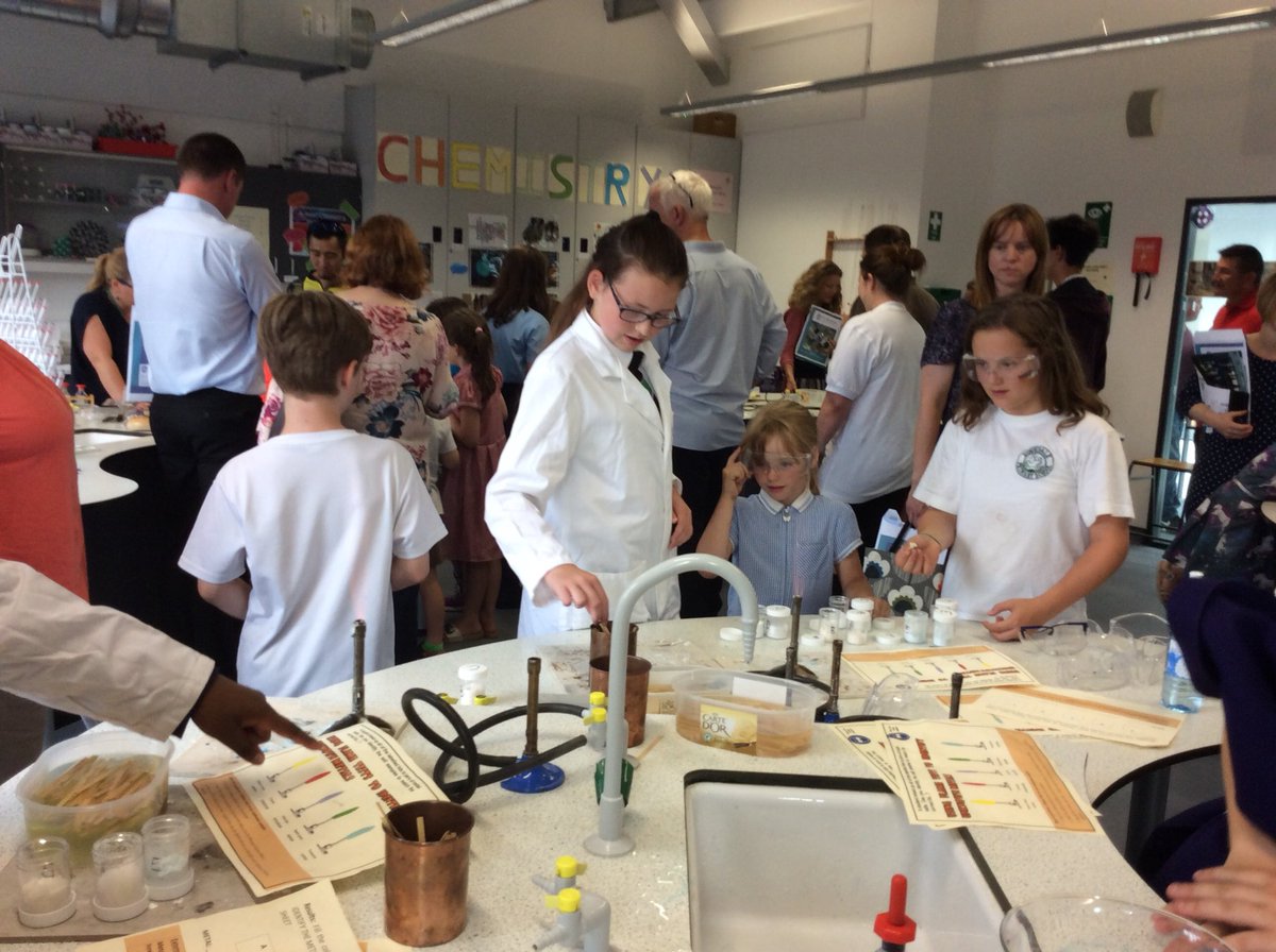 sthildaschem's tweet photo. Our KS3 pupils were fantastic teachers last night showing the Year 5s what to do. Some fantastic scientists of the future. https://t.co/7W2alKYZrW