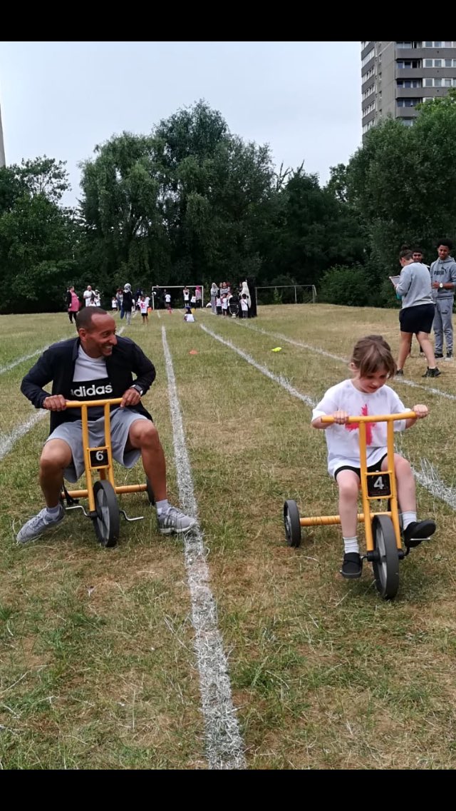 GDPS_TW8's tweet image. Remember!- Green Dragon #SportsDays today 

KEY STAGE ONE AND YEAR 3 11am

YEAR 4, 5, 6 1.45pm

Families welcome!